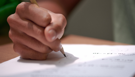 Câmara dos Deputados abre concurso público com 70 vagas imediatas e salários que podem ultrapassar R$ 30 mil