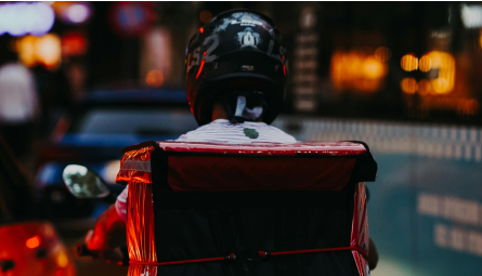 A fiscalização passará a exigir transparência na discriminação de valores em apps de entrega