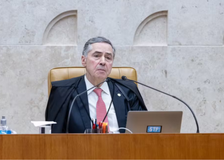 Não se mexe em instituições que estão funcionando por interesses políticos