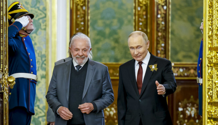 O Presidente Lula falou por telefone com o Presidente da Federação Russa, Vladimir Putin.