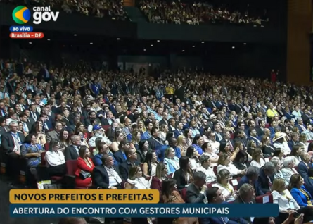 Presidente Lula participa de encontro com novos Prefeitos e Prefeitas em Brasília