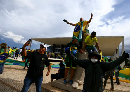 Após dois anos, STF conclui julgamento de 371 envolvidos nos ataques de 8 de janeiro
